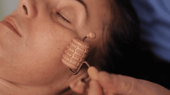 Maderoterapia facial