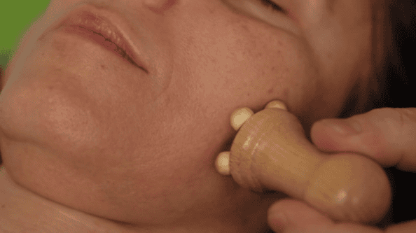 Maderoterapia facial